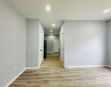 8 Morgan Avenue - Photo Thumbnail 7