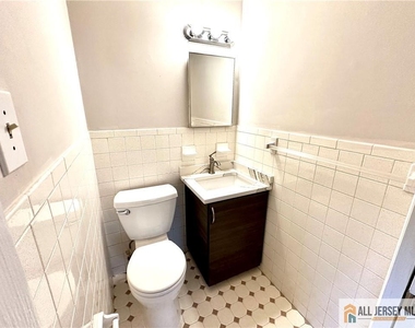 909 Hermann Road - Photo Thumbnail 10