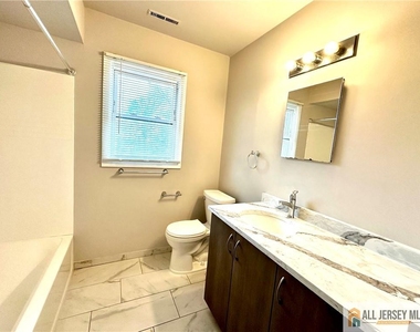 909 Hermann Road - Photo Thumbnail 6