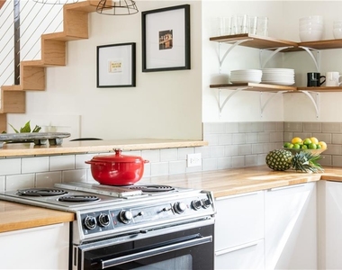 715 Hobart Avenue Se - Photo Thumbnail 12