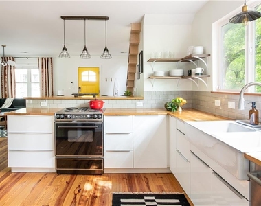 715 Hobart Avenue Se - Photo Thumbnail 11