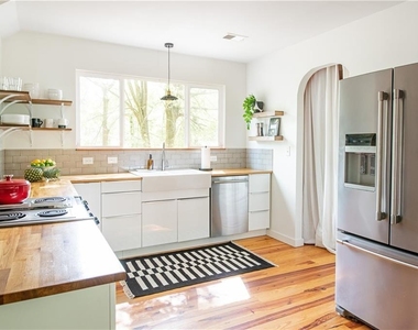 715 Hobart Avenue Se - Photo Thumbnail 13