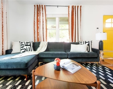 715 Hobart Avenue Se - Photo Thumbnail 7