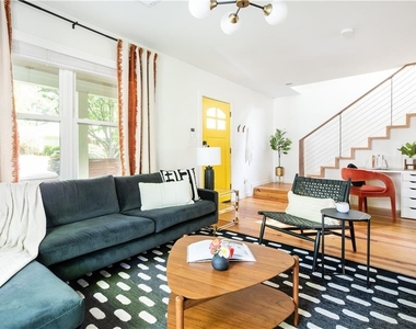 715 Hobart Avenue Se - Photo Thumbnail 6