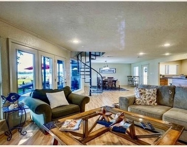 11359 Twain Drive - Photo Thumbnail 4