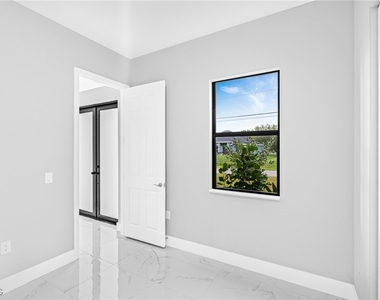 2511 Nw 25th Street - Photo Thumbnail 8