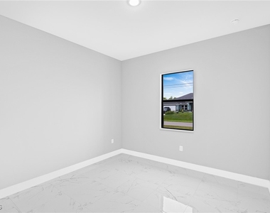 2511 Nw 25th Street - Photo Thumbnail 9