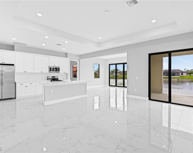 2511 Nw 25th Street - Photo Thumbnail 5