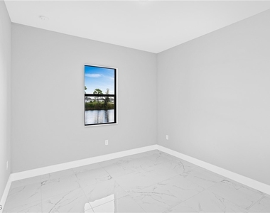 2511 Nw 25th Street - Photo Thumbnail 11