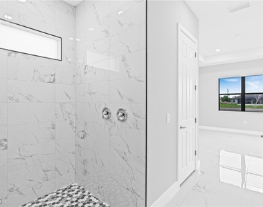 2511 Nw 25th Street - Photo Thumbnail 14