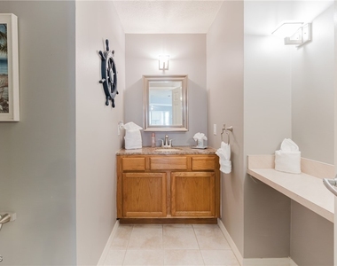 1926 Se 12th Terrace - Photo Thumbnail 14