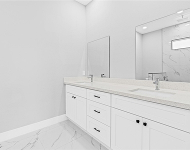 2507 Nw 25th Street - Photo Thumbnail 14