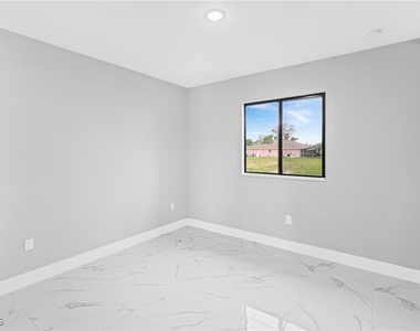 1907 Nw 26th Street - Photo Thumbnail 7