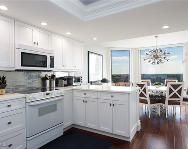 6849 Grenadier Boulevard - Photo Thumbnail 5