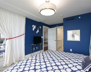 6849 Grenadier Boulevard - Photo Thumbnail 12