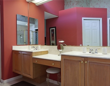 5901 Ashford Lane - Photo Thumbnail 12