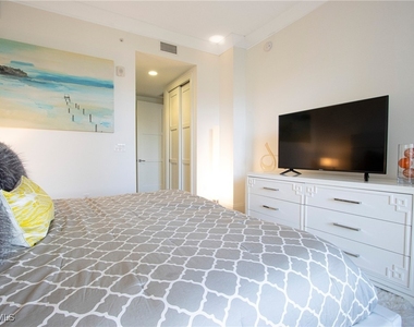 1035 3rd Avenue S - Photo Thumbnail 11