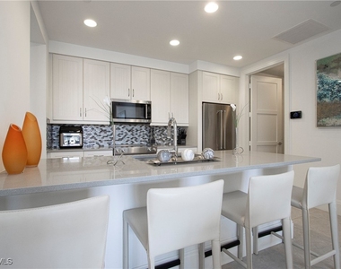 1035 3rd Avenue S - Photo Thumbnail 9