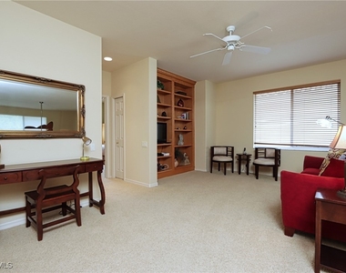5815 Persimmon Way - Photo Thumbnail 8