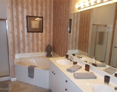 2444 Ravenna Boulevard - Photo Thumbnail 7