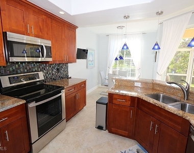 2110 Arielle Drive - Photo Thumbnail 5