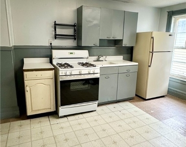 1112 Lenox Avenue - Photo Thumbnail 4