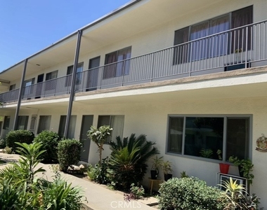 425 Fairview Avenue - Photo Thumbnail 4