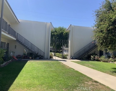 425 Fairview Avenue - Photo Thumbnail 1