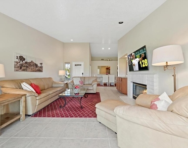259 Vista Royale Circle W - Photo Thumbnail 19