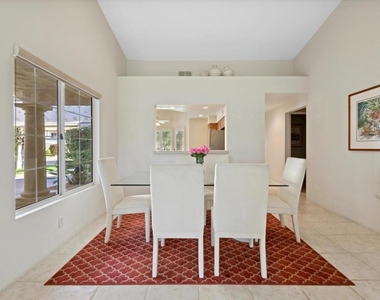 259 Vista Royale Circle W - Photo Thumbnail 29