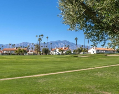 259 Vista Royale Circle W - Photo Thumbnail 7