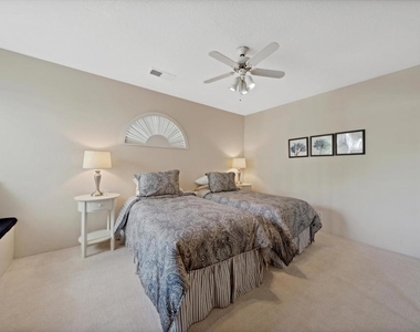 259 Vista Royale Circle W - Photo Thumbnail 21