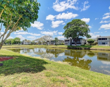 318 Monaco Boulevard - Photo Thumbnail 2