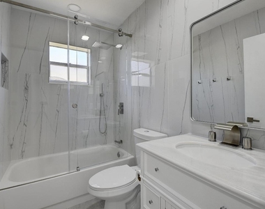 318 Monaco Boulevard - Photo Thumbnail 15