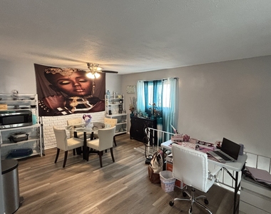 20124 Oak Lane - Photo Thumbnail 5