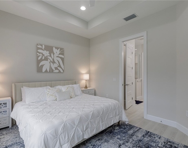 8909 Yucatan Court - Photo Thumbnail 11