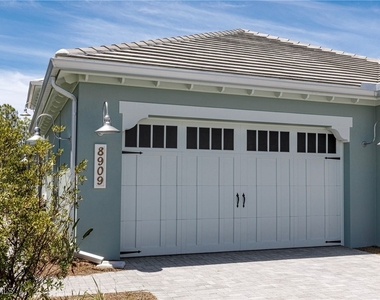 8909 Yucatan Court - Photo Thumbnail 18