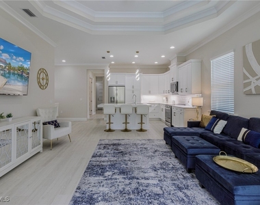 8909 Yucatan Court - Photo Thumbnail 6