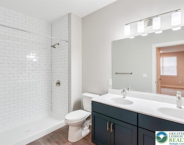 2265 Lafayette Park Drive - Photo Thumbnail 6