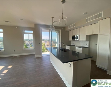 2265 Lafayette Park Drive - Photo Thumbnail 1