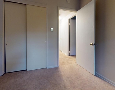 717 Red Lion Road - Photo Thumbnail 5
