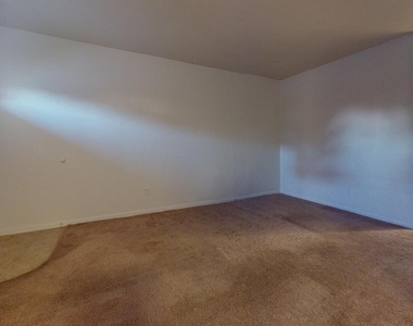 717 Red Lion Road - Photo Thumbnail 3