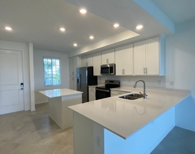 15275 Green Acres Avenue - Photo Thumbnail 2