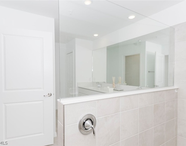 5661 Melbourne Court - Photo Thumbnail 10