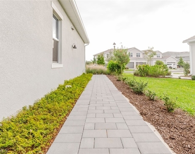 5661 Melbourne Court - Photo Thumbnail 27