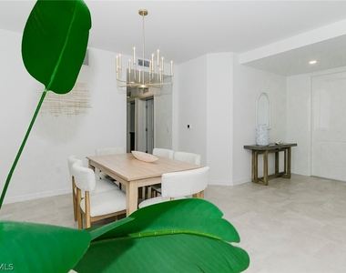 5661 Melbourne Court - Photo Thumbnail 2