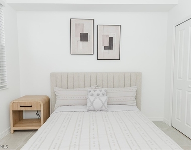 5661 Melbourne Court - Photo Thumbnail 20