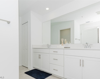 5661 Melbourne Court - Photo Thumbnail 11