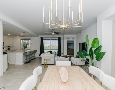 5661 Melbourne Court - Photo Thumbnail 5