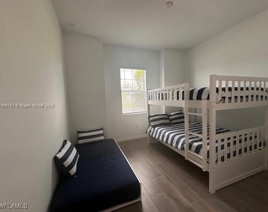 5545 Hampton Links Court - Photo Thumbnail 15